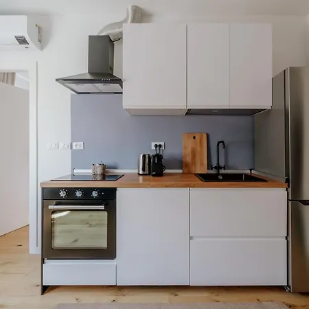 Elegante In Marina * Terst