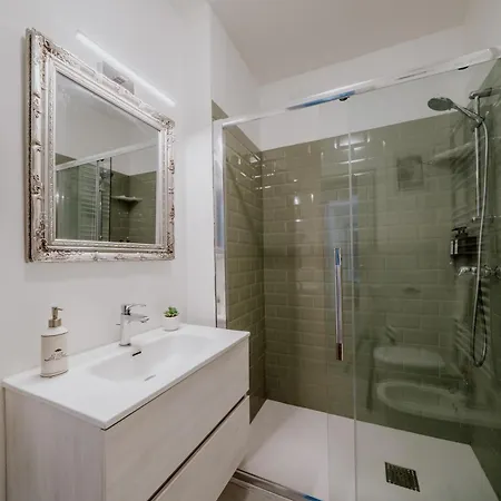 Apartman Elegante In Marina Trieszt